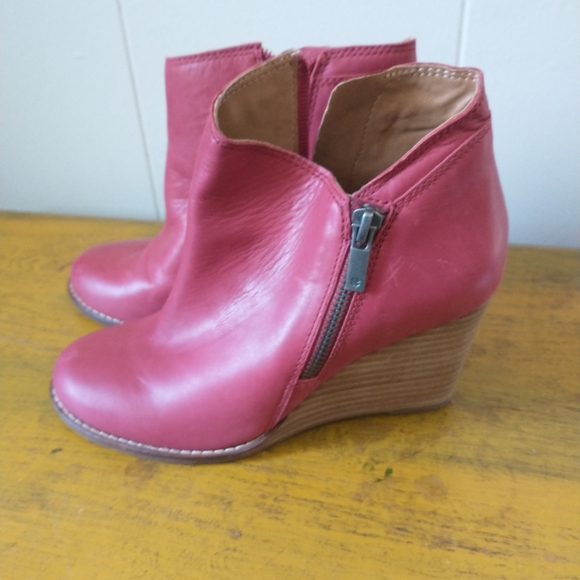 Red leather booties. Lucky brand. Size 5 1/2. - Picture 1 of 5